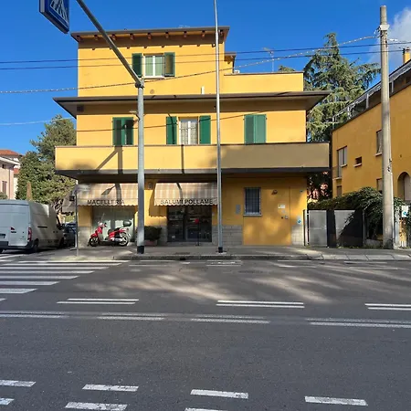 Casa Francia Alidosi アパート ボローニャ